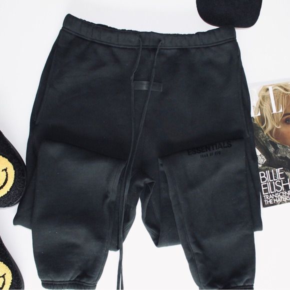 FEAR OF GOD ESSENTIALS ‘Stretch Limo’ Sweat Suit - Picture 5 of 8